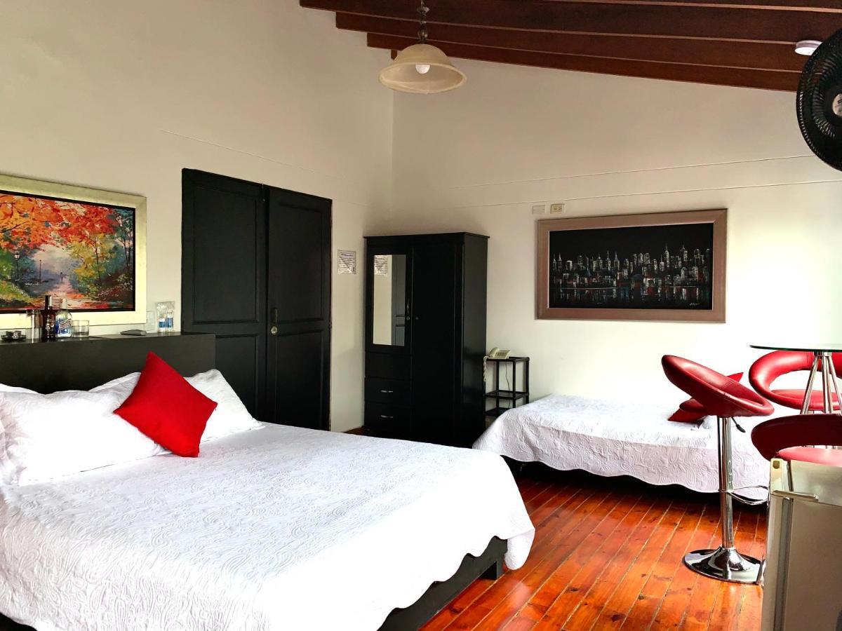 Hotel Lleras Premium #1 Medellin Bagian luar foto