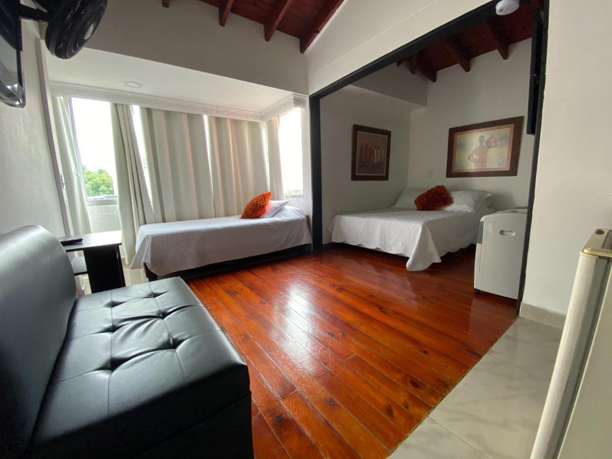 Hotel Lleras Premium #1 Medellin Bagian luar foto