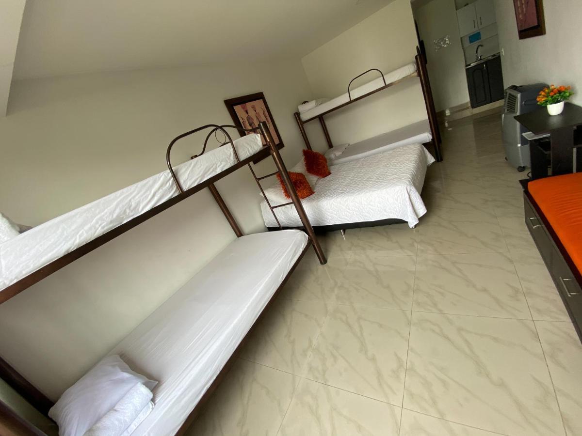 Hotel Lleras Premium #1 Medellin Bagian luar foto