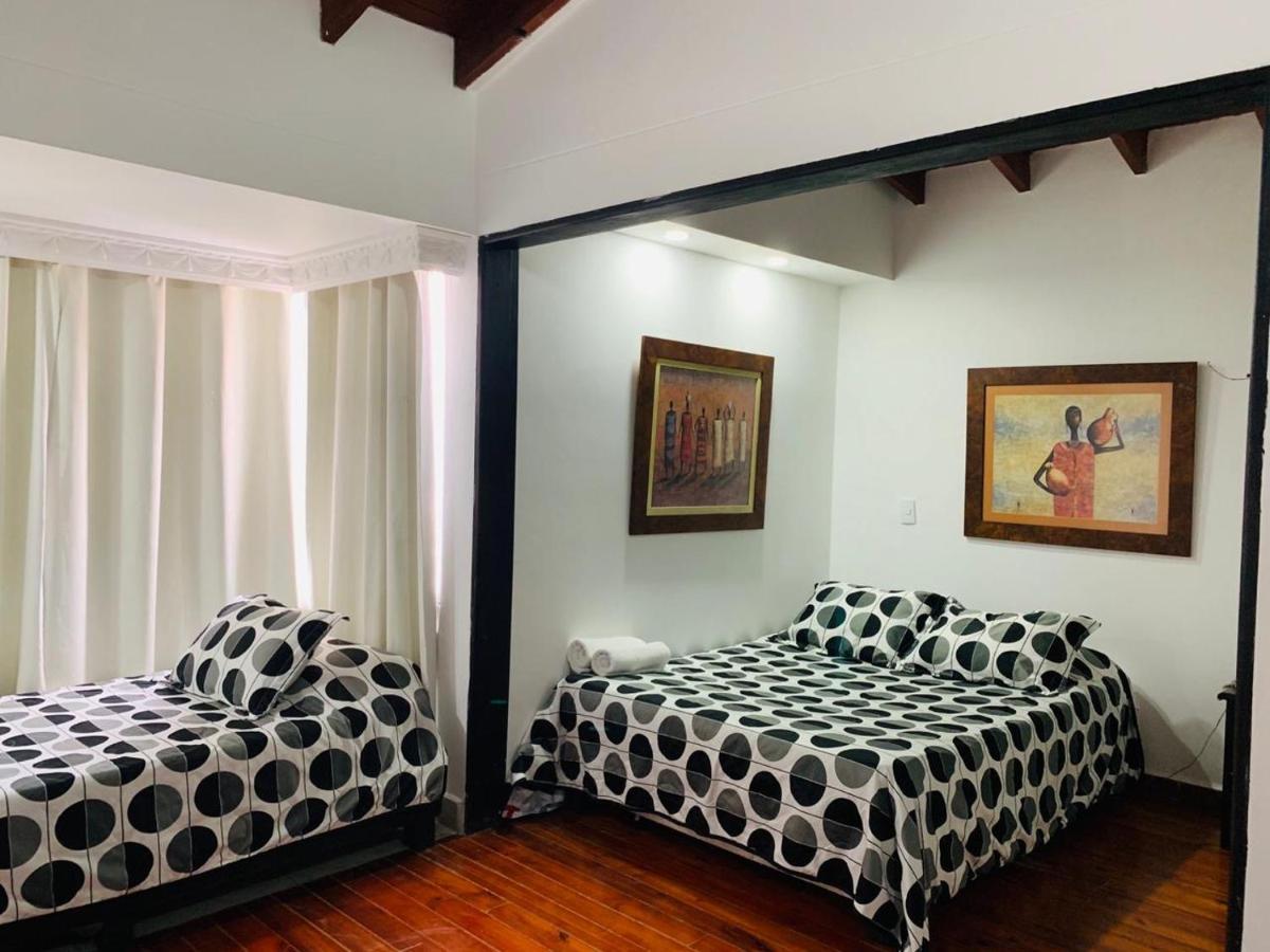 Hotel Lleras Premium #1 Medellin Bagian luar foto