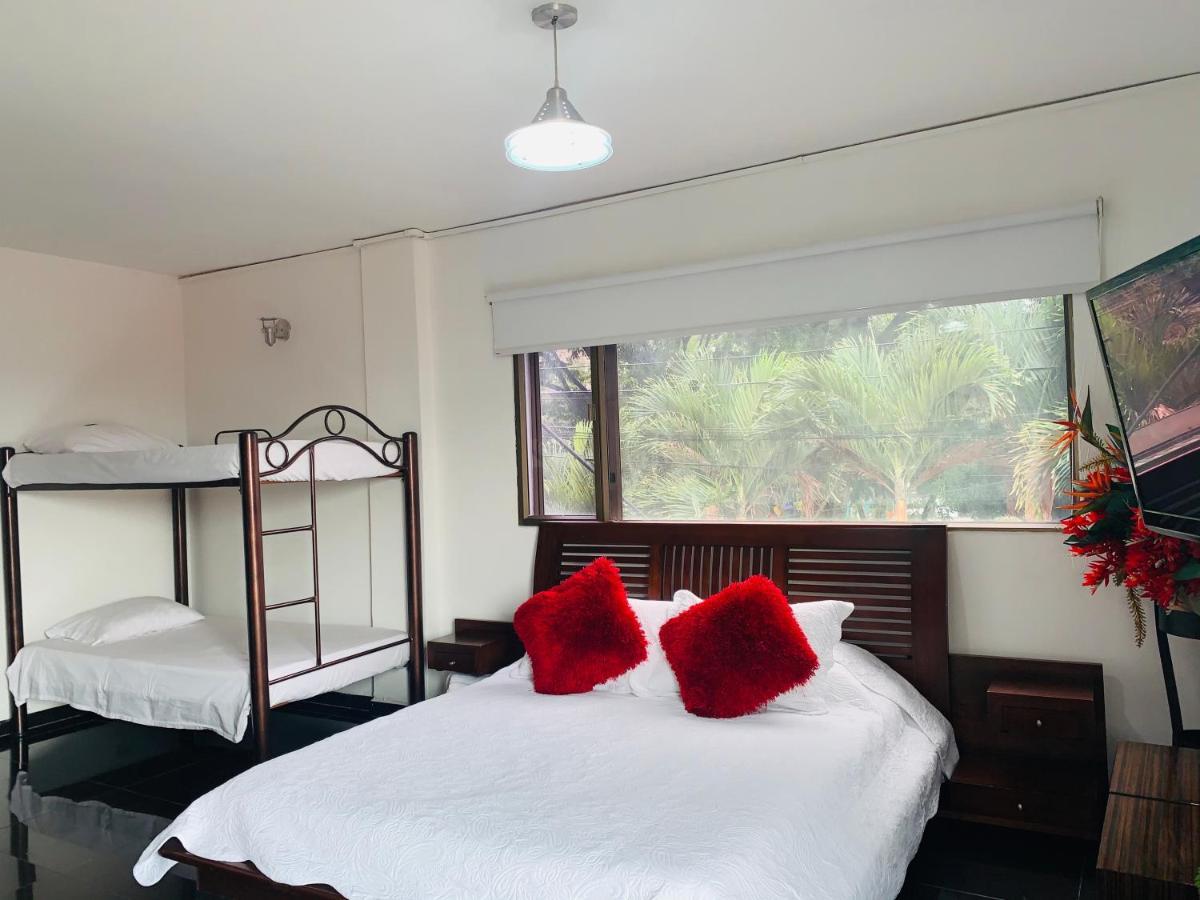 Hotel Lleras Premium #1 Medellin Bagian luar foto