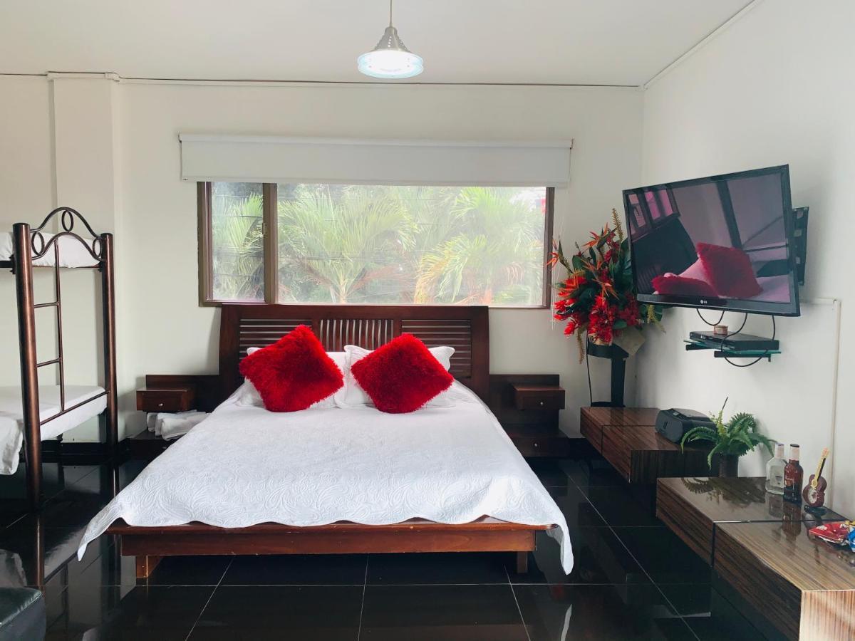 Hotel Lleras Premium #1 Medellin Bagian luar foto