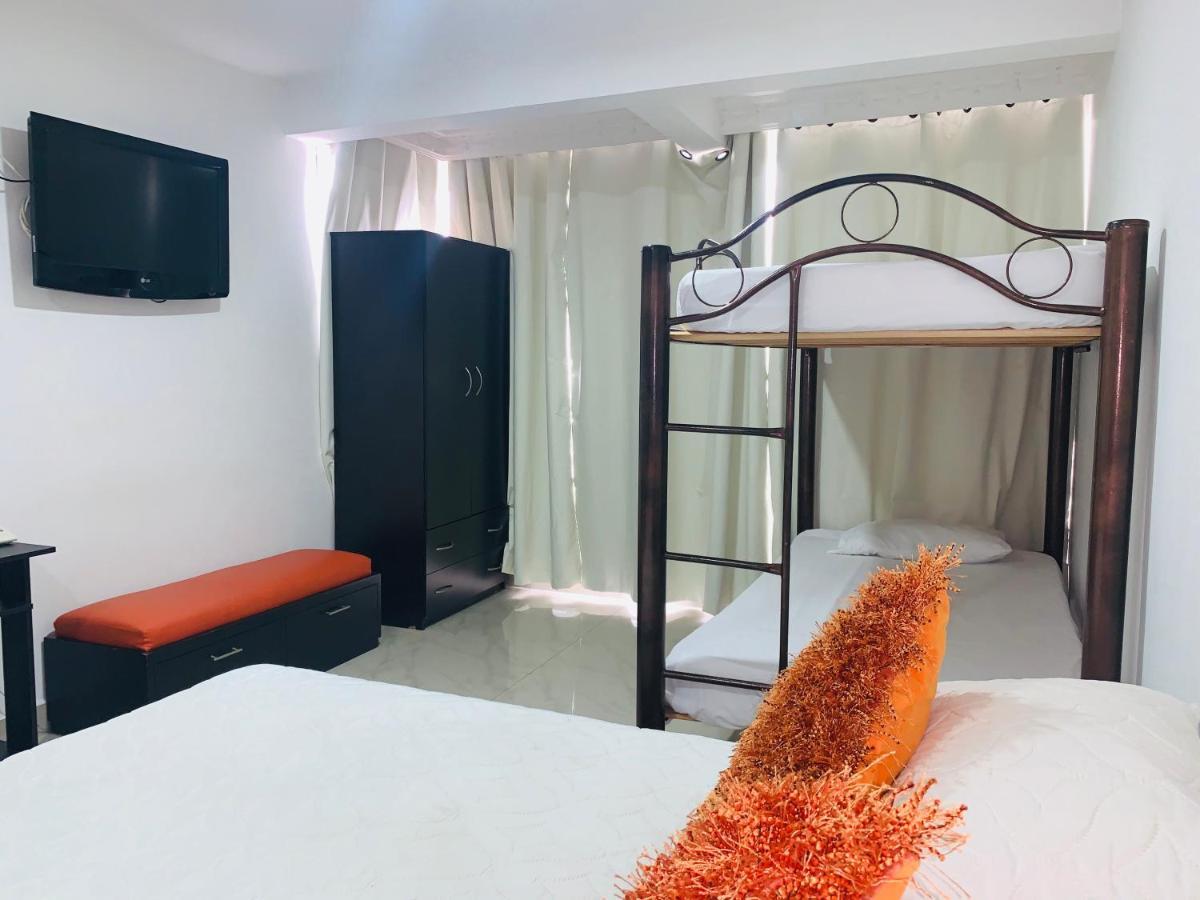 Hotel Lleras Premium #1 Medellin Bagian luar foto