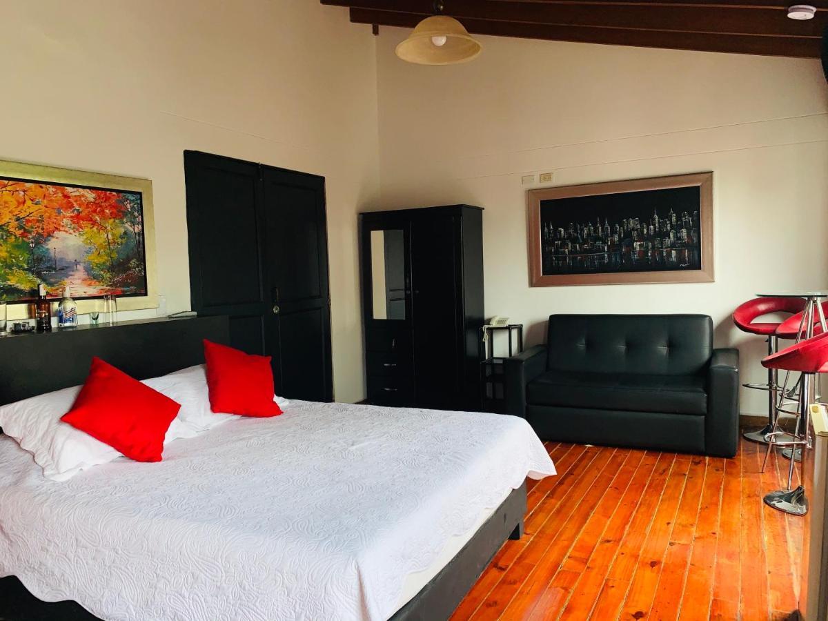 Hotel Lleras Premium #1 Medellin Bagian luar foto
