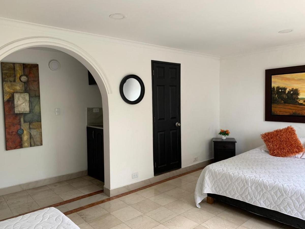 Hotel Lleras Premium #1 Medellin Bagian luar foto