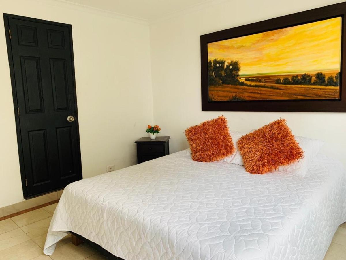Hotel Lleras Premium #1 Medellin Bagian luar foto
