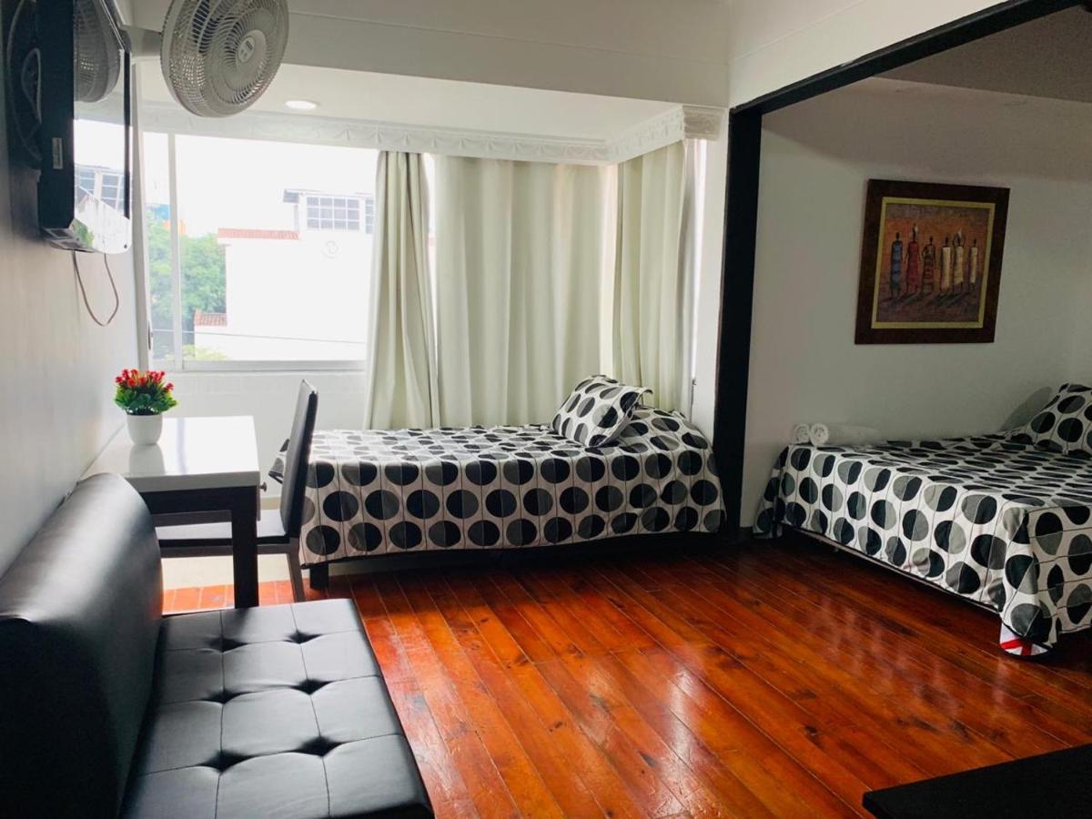Hotel Lleras Premium #1 Medellin Bagian luar foto
